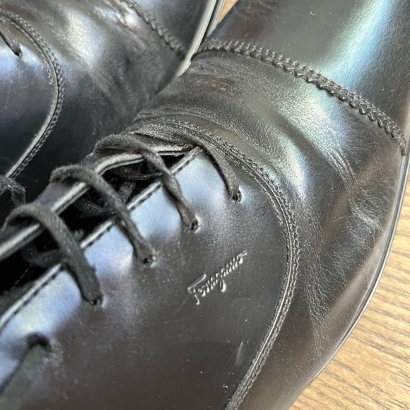 Salvatore Ferragamo leather men dress shoes. - Picture 2 of 6